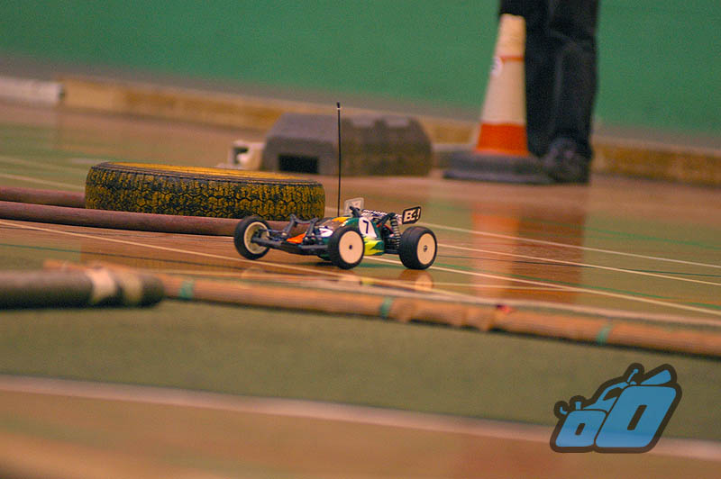 It aint easy getting a car in focus with this depth of field.. hmmm  
