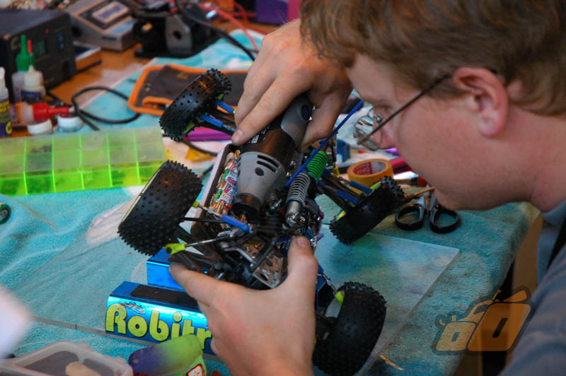 German Driver makes finishing touches to his handbuilt 4wd
