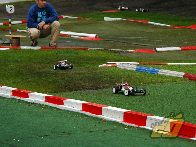 Tricky Taylor Chasing neil cragg in the first and only A final leg