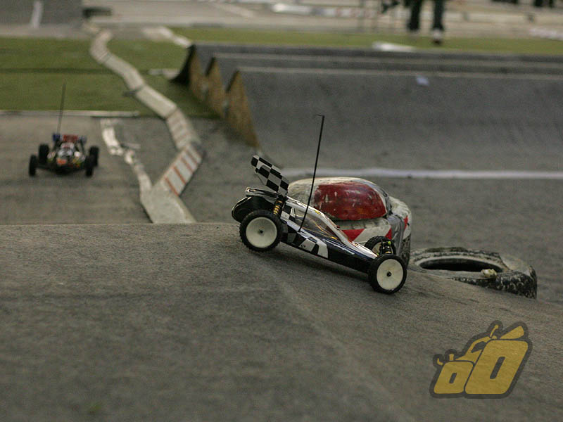 tabletop / corner at the end of the straight