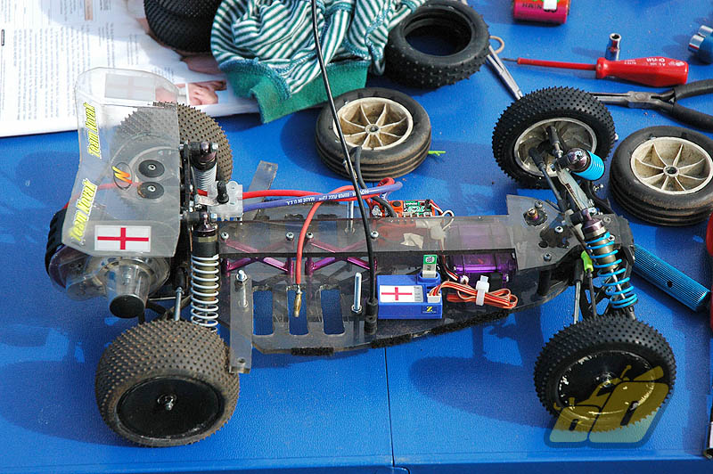 Spotted a funny car- Polycarbonate chassis ! mad